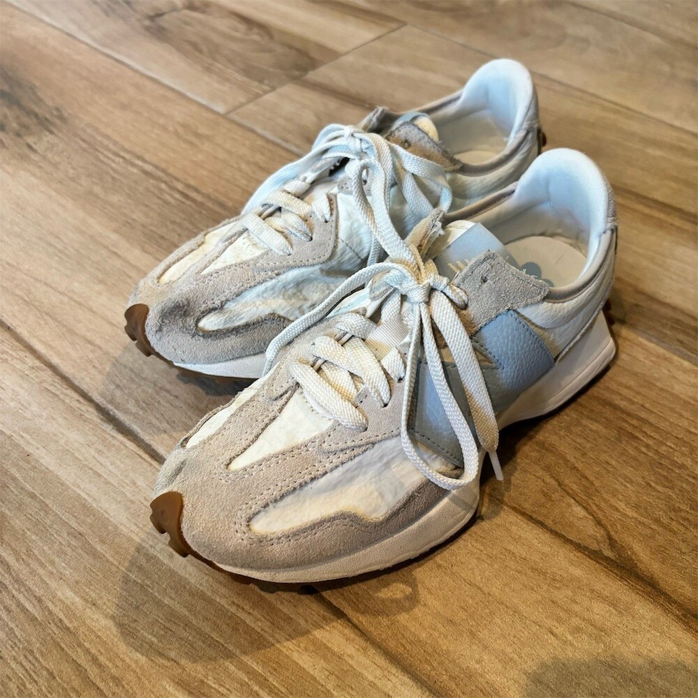 New Balance 327 Women's Sneakers Moonbeam Light Blue Size 7 Retro Lace Up